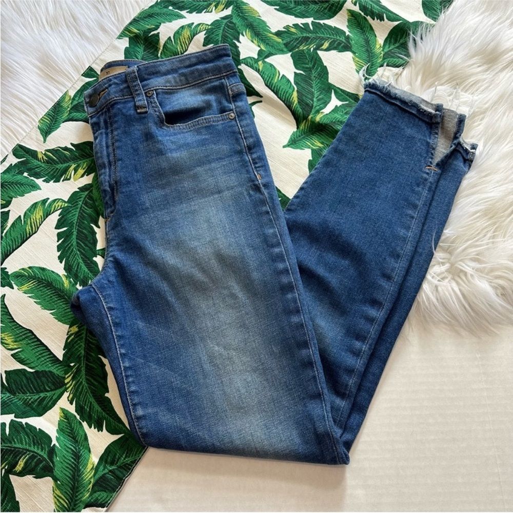 Joe’s High Rise Skinny Jean 432